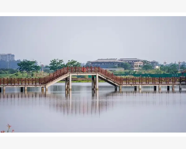 商务礼品定制企业巧打B2B服务牌_搭建专业展示页,把工艺变成卖点